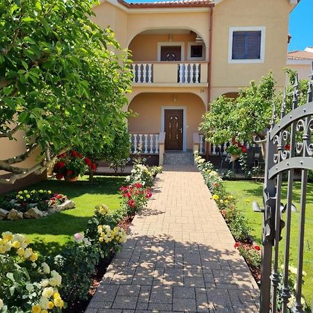 Apartman Tea Привлака Екстер'єр фото