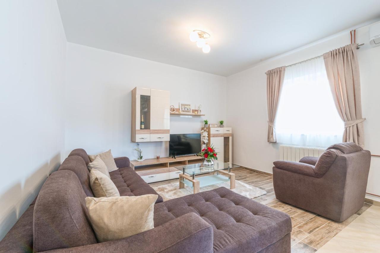 Apartman Tea Привлака Екстер'єр фото